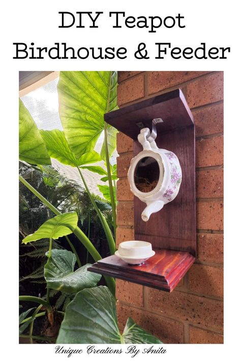 Tea Kettle Bird House, Teapot Upcycling, Teapot Birdhouse Diy, Tea Pot Bird House, Upcycled China, Teapot Birdhouse, Teapot Ideas, Teapot Crafts, Birdhouse Ideas