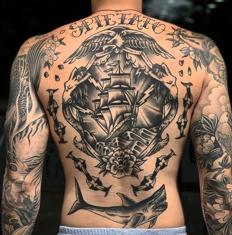 Traditional Tattoo Back Piece, Traditional Tattoo Arm, Traditional Back Tattoo, Traditional Tattoo Man, Tattoo Espalda, Old School Ink, Traditional Black Tattoo, Sailor Tattoos, Sailor Tattoo