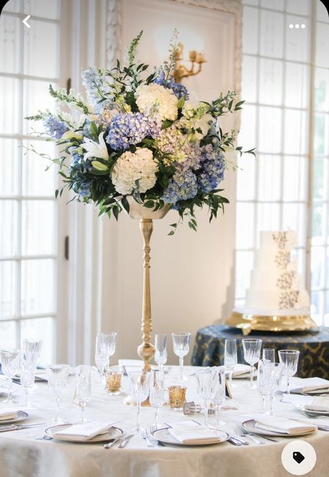 Rose Gold Centerpiece, Tall Flower Arrangements, Elegant Wedding Bouquets, Blue Centerpieces, Tall Wedding Centerpieces, Large Flower Arrangements, Candle Wedding Centerpieces, Persian Wedding, Light Blue Wedding