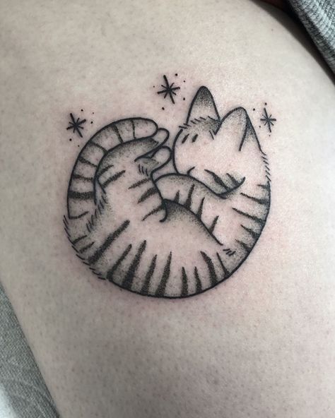 🖖🏽Kiki B🖖🏽 on Instagram: “Out of the woods and headed to  Portland! Did this a few weeks ago 🖤 Sleepy bby kitty for Gabi 🖤 i wanna tattoo more sleepy kitties! Was a…” Cat Tatto, Cat Tattoo Small, Cat Tattoo Designs, Out Of The Woods, Tattoo Project, Sleepy Cat, Small Cat, Tattoos For Women Small, Matching Tattoos