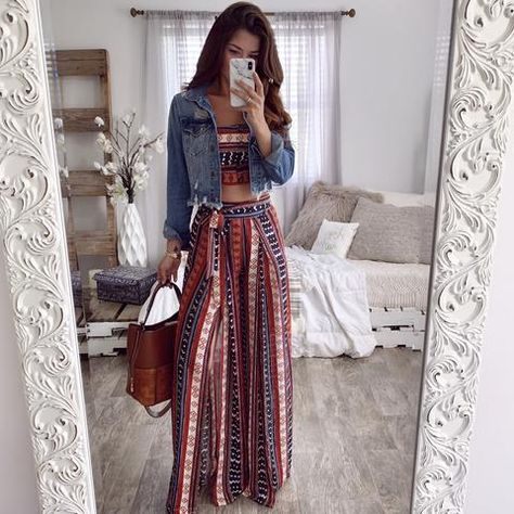 Look Hippie, Looks Hippie, Look Hippie Chic, Crop Top Pants Set, Look Boho Chic, Long Kurti Designs, Boho Chic Outfits, Fashion Attire, Hippie Outfits