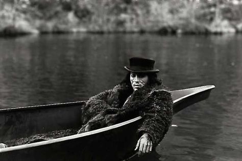 dead man Jean Luc Goddard, Film Analysis, Jim Jarmusch, Kaptan Jack Sparrow, Chris Isaak, Stile Boho Chic, Johnny D, Black And White Movie, The Lone Ranger