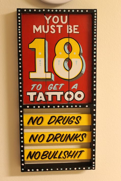 sign painting | Tumblr Tattoo Advertising, Tattoo Sign, Tattoo Shop Interior, Tattoo Shop Decor, Tattoo Studio Interior, Paintings Tumblr, Tattoo Cafe, Tattoo Studio Design, Tattoo Station