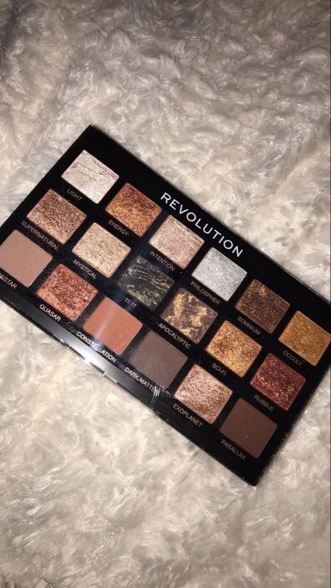 Void State, Makeup Revolution Palette, Skincare Videos, Revolution Eyeshadow, Best Eyeshadow Palette, Huda Beauty Makeup, Makeup Pallets, Makeup For Black Skin, Makeup Accesories