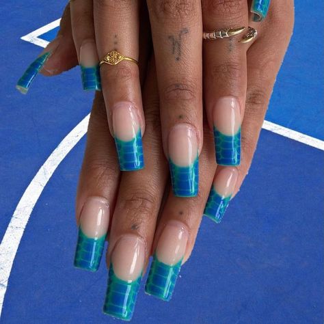 Green Snake Nails, Mermaid Nail Ideas, Chrome Manicure, Mermaid Nail Art, Seashell Nails, Opal Nails, Chrome Nail Powder, Sculpted Nails, Blue Snake