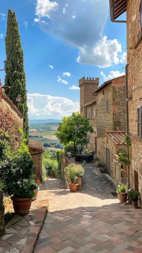 Tuscany Italy Aesthetic, Tuscany Aesthetic, Tuscan Italy, Day Trips From Florence, Italy Countryside, Cortona Italy, San Gimignano Italy, Italy Restaurant, Italy Vibes