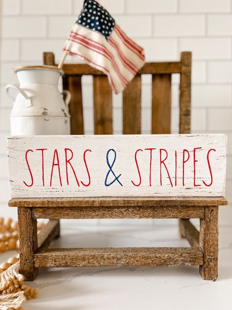 4th Of July Home Decor Ideas, 4th Of July Front Porch Decor, Farmhouse 4th Of July Decor, 4th Of July Wood Signs, Diy 4th Of July Decorations, Patriotic Wood Signs, Farmhouse 4th Of July, Board And Brush, Strong Emotions