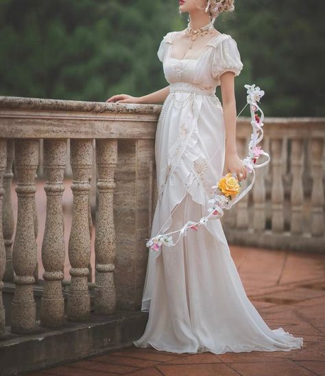 Flowing Dress Photoshoot, Plus Size Fantasy Dress, Vintage Plus Size Wedding Dresses, Plus Size Reference, White Fantasy Dress, Victorian White Dress, Edwardian Ball Gown, White Grecian Dress, White Regency Dress