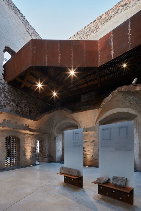 Old Japanese House, Casa Country, Steel Beams, Adaptive Reuse, Spanish House, Glass Roof, Corten Steel, Historic Buildings, Contemporary Architecture