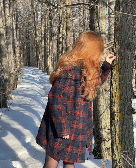 Disney Princess Modern, Light Film, Ginger Girls, Lily Evans, Winter Photos, Winter Love, Sansa Stark, Modern Disney, Winter Girls