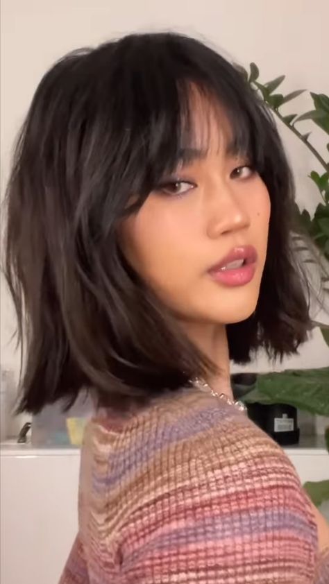 Short Brown Hair Asian, Short Hair With Bangs Asian, Short Dark Hair With Bangs, Asian Lob, Brown Bob With Bangs, Short Black Hair With Bangs, Brunette Bob With Bangs, Brown Bob Hair, Short Dark Brown Hair