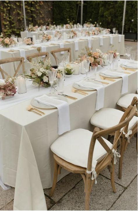 Tablescapes For Wedding, Outdoor Table Wedding, Brunch Wedding Table Decor, Elegant Wedding Inspiration Romantic, Timeless Wedding Reception Decor, Romantic Wedding Reception Ideas, Modern Garden Party Wedding, Daytime Wedding Decor, Small Garden Wedding Reception