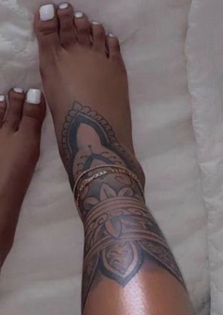 Ankle Foot Tattoo, Cute Thigh Tattoos, Arm Sleeve Tattoos For Women, Foot Tattoos For Women, Black Girls With Tattoos, Pretty Tattoos For Women, Tattoos For Black Skin, Leg Tattoos Women, Dope Tattoos For Women