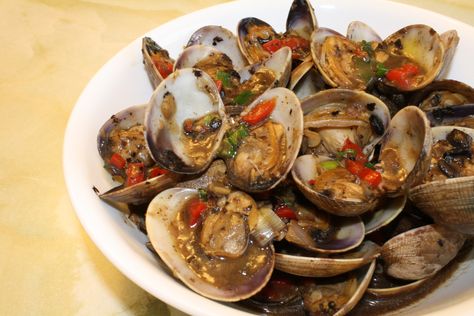 Clams Recipe Asian, Bean Sauce Recipe, Black Bean Sauce Recipe, Spaghetti With Ground Beef, Ground Beef And Cabbage, Fried Clams, Chinese Stir Fry, Bean Sauce, Black Bean Sauce