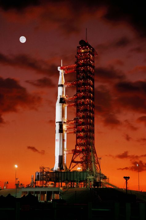 10 Surprising Facts About NASA's Mighty Saturn V Moon Rocket | Space Apollo Space Program, Apollo 11 Moon Landing, Nasa Space Program, Apollo Program, Nasa Photos, Nasa Space Shuttle, Nasa Apollo, Space Stuff, Apollo Missions