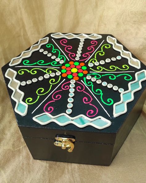 Mdf wooden box.. Hand painted.. Handmade.. Gift your loved ones a very special handmade 🎁gift Lippan Art, Box Hand, Wooden Box, Loved Ones, Wooden Boxes, Jewelry Art, Jewelry Box, Decorative Boxes, First Love