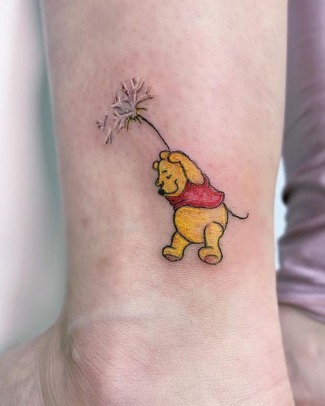 Frozen Tattoo, Winnie The Pooh Tattoos, House Of Mouse, Childhood Characters, House Mouse, Disney Tattoos, Aladdin, Maple Leaf Tattoo, Ink Tattoo