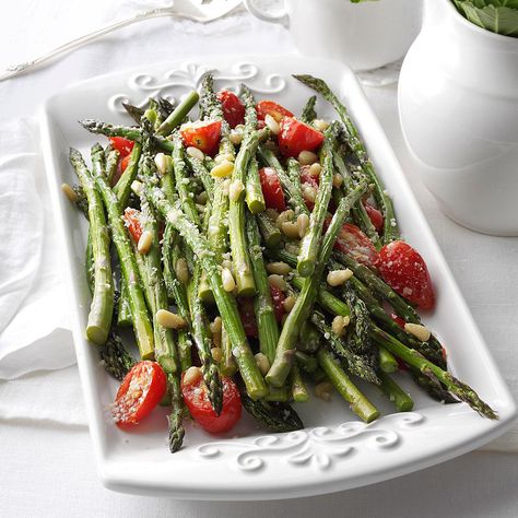 Tuscan-Style Roasted Asparagus Recipe -This is especially wonderful when locally grown asparagus is in season and so easy for celebrations because you can serve it hot or cold. —Jannine Fisk, Malden, Massachusetts Easter Asparagus, Roasted Asparagus Recipe, Asparagus Recipes Roasted, Asparagus Recipes, Baked Asparagus, Roasted Asparagus, Asparagus Recipe, Idee Pasto Sano, Vegetable Sides