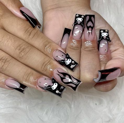 Hello Kity Nails Acrylic, Lol Doll Nail Designs, Kurumi Nails, Hello Kitty And Kuromi Nails, Pink Kuromi Nails, Kuromi Inspired Nails, Dark Hello Kitty Nails, Kuromi Nails Acrylic Short, Kuromi Nails Short