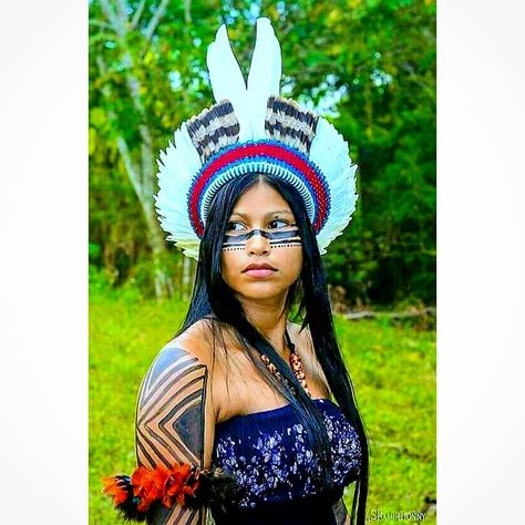 983 Likes, 27 Comments - Warriorz Nationz (@wrz_ntz) on Instagram: “#nativeamericanmusic #nativeamericanrights #nativeamericanartifacts #nativeamericanstyle…” Native American Peoples, Native American Fashion, American Beauty, People Of The World, World Cultures, Native American Art, Native American Indians, First Nations, American Women