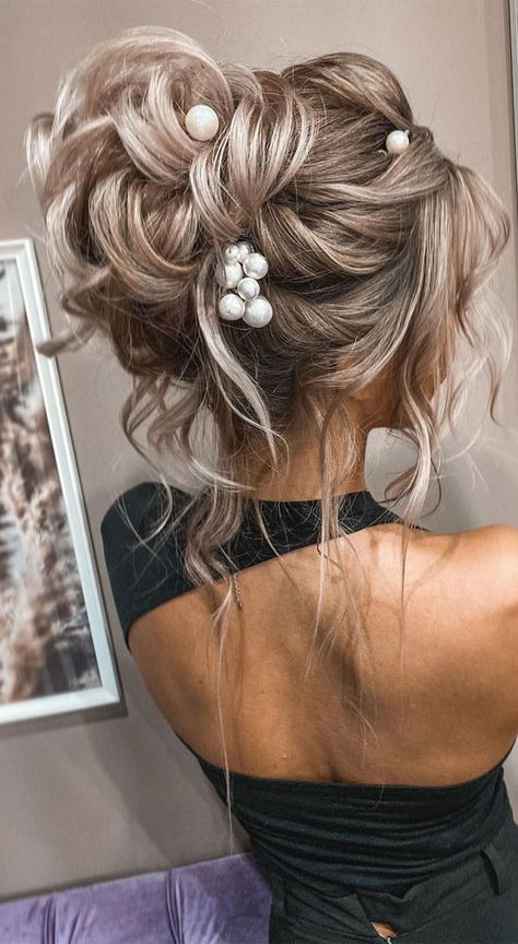 Wedding Black Hair, Hair Do For Medium Hair, Loose Curls Updo, Wedding Short Hair, Gorgeous Wedding Hairstyles, Wavy Wedding Hair, Wedding Hair Half, Wedding Hair Up, Guest Hair