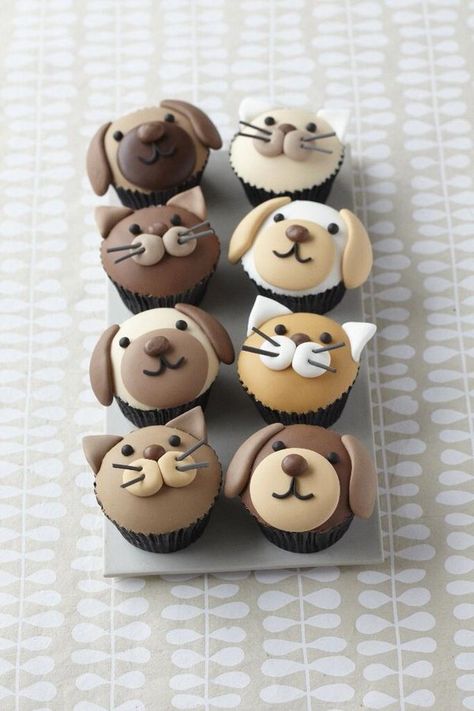 Cupcake Receptek, Cupcakes Bonitos, Kitty Cupcakes, Deco Cupcake, Puppy Cupcakes, Cupcakes Design, Cupcake Day, Dog Cupcakes, Cat Cupcakes