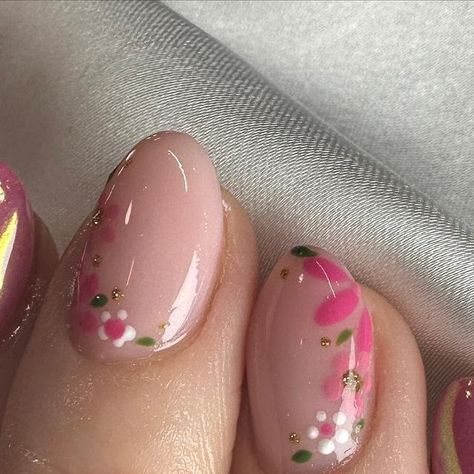 Rose Nail Design Flowers, Pink Rose Nails, Pinks Nail, Rose Nail Design, Pink Nail Art Designs, Almond Acrylic, Rose Nail Art, Light Pink Nails, Mermaid Tears