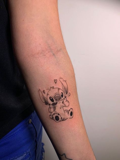 Stitch Fine Line Tattoo, Stitch Items, Shoulder Sleeve Tattoos, Ear Tattoo Ideas, Minimalist Tattoos, Design Tattoo, Line Tattoos, Animal Tattoos, Ear Tattoo