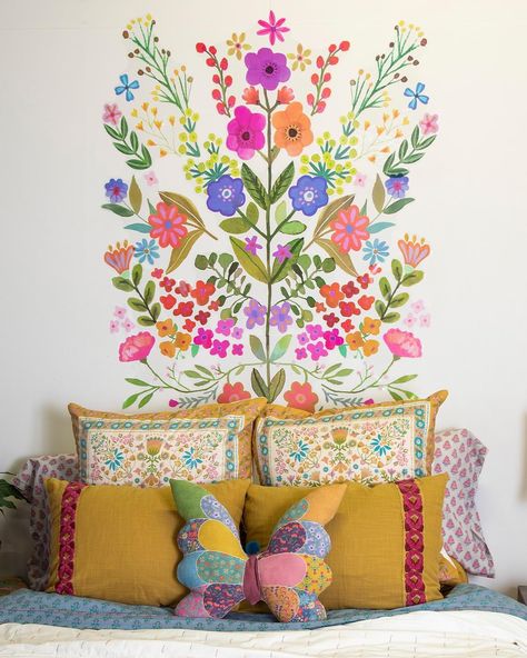 Folk Flowers, Wall Appliques, Plain Wall, Flower Mural, Zen Bedroom, Decorating Inspiration, Live Happy, Natural Life, Boho Home