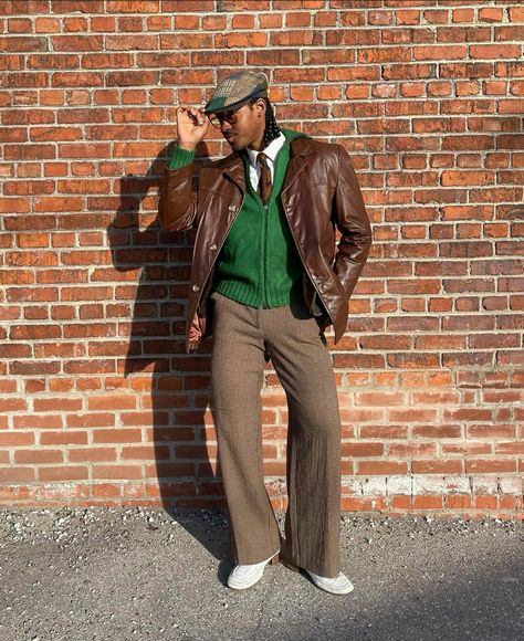 Ivy Cap Men Outfit, Mens Fashion Poses, Late 60s Fashion, Ivy Style, Brown Fits, Mens Outfit Inspiration, Fire Fits, Mode Casual, Vintage Clothing Men