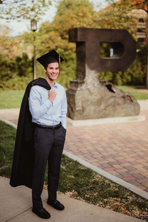 Alec's Purdue Graduation Session in West Lafayette, Indiana - Kelly McPhail Photography Guys Graduation Outfits, Graduation Preparation, Purdue Graduation, Male Graduation Pictures, Men Graduation Outfit, Male Graduation, Pose Men, West Lafayette Indiana, Grad Portraits