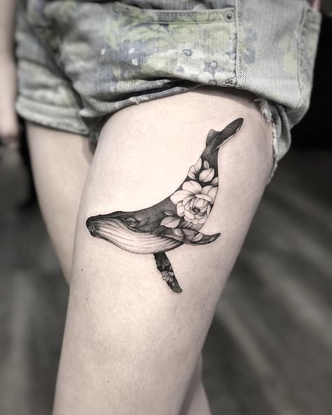 Animal Back Tattoo, Killer Whale Tattoo, Orca Tattoo, Unique Tattoos For Women, M Tattoos, Sea Tattoo, Whale Tattoos, Ocean Tattoos, Geniale Tattoos