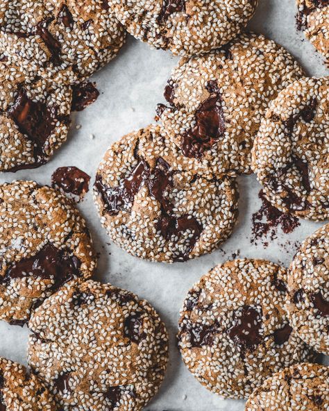 Tahini and Rye Chocolate Chip Cookies Inspired by Mokonuts in Paris — The Boy Who Bakes The Boy Who Bakes, Gooey Cookies, Cookie Spread, Warm Chocolate, The Boy, Tahini, Rye, Chocolate Cookie, Tray Bakes