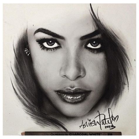 Drawing of Aaliyah. Love the drama added by the strokes framing her face. Aaliyah Tattoo, Devante Swing, Rip Aaliyah, Faces Drawing, Aaliyah Style, Pencil Portraits, Aaliyah Haughton, Female Faces, Drawing Faces