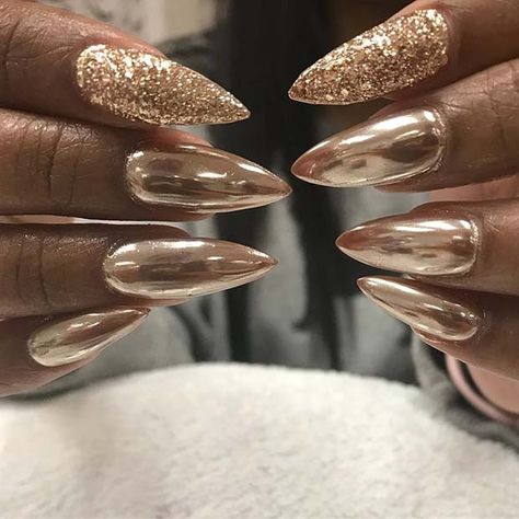 Glitter and gold chrome nails Gold Chrome Nails, Girls Nail Designs, Chrome Nail Art, Chrome Nails Designs, Gold Nail Art, Gold Glitter Nails, Metallic Nails, Gold Chrome, Silver Nails