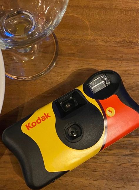 Kodak Funsaver One Time Use Film Camera (2-pack) #summer #kodak #film #camera Kodak Camera Photos, Kodak Camera Aesthetic, Disposal Camera, Kodak Aesthetic, Kodak Film Camera, Kodak Disposable Camera, Kodak Funsaver, Barang Branded, Analog Camera