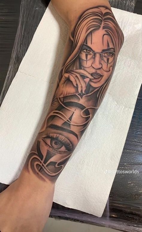 Female Joker Tattoo Ideas, Tattoo Leg Men Design, Chicano Forearm Tattoo, Chicana Style Tattoo, Small Feather Tattoo, Full Hand Tattoo, Half Sleeve Tattoos Forearm, Chicano Tattoos Sleeve, Side Neck Tattoo