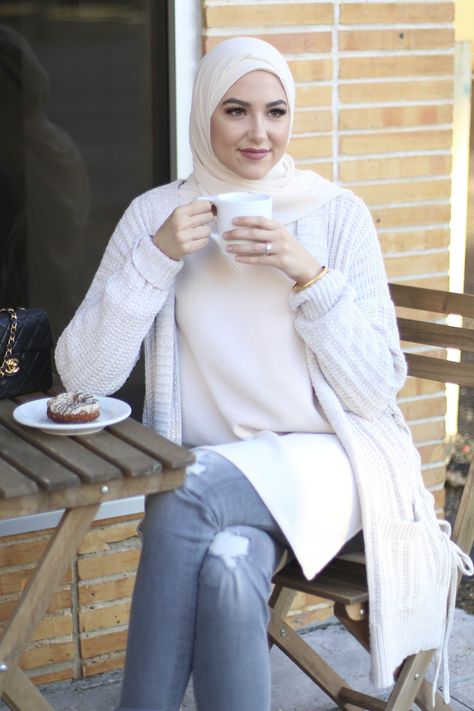 Hot Coffee and Cozy Knits – With Love, Leena. Leena Asad, Hijab Blogger, With Love Leena, Love Leena, Muslim Outfit, Islamic Fashion Dresses, Modest Outfit Ideas, Hijab Trends, Muslim Outfits Casual