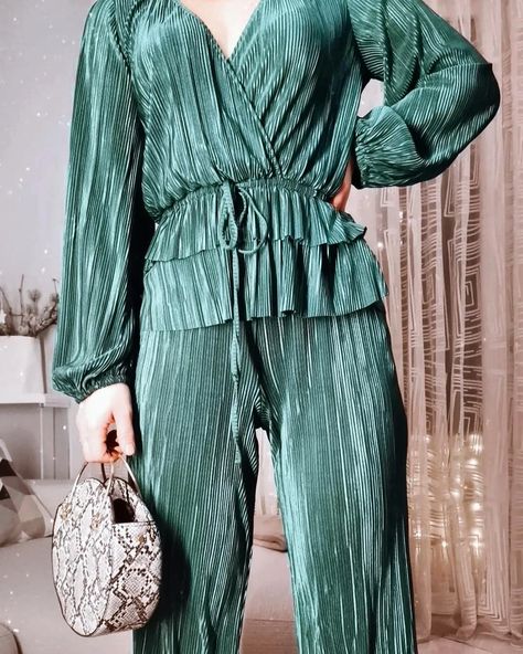 Green Coord Set, Zara Coord Set, Boubou Styles, Boubou Styles For Women, Co Ords Outfits, Cotton Pants Women, Modest Dresses Fashion, Braiding Styles, 2piece Outfits