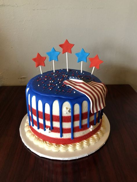 Usa Cake, Patriotic Cake, Fourth Of July Cakes, Travel Cake, 4th Of July Cake, Summer Cakes, July Birthday, Just Bake, Party Buffet