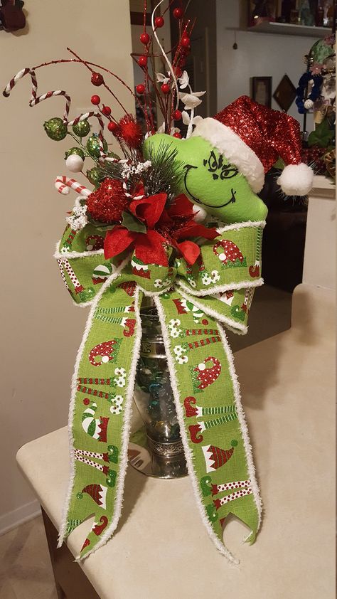 Grinch Tree Topper, Tree Topper Ideas, Grinch Tree, Grinch Stuff, Floral Christmas Tree, Grinch Wreath, Grinch Decorations, Grinch Trees, Grinch Christmas Tree