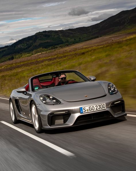 The new 718 Spyder is the real deal, an open-top, mid-engine sports car that channels the spirit of the legendary 550 Spyder and 718 RS 60 roadsters. Porsche 718 Spyder, 718 Spyder, Porsche Boxster Spyder, Boxster Spyder, 550 Spyder, Super Fast Cars, Best Car Insurance, New Sports Cars, Car Racer