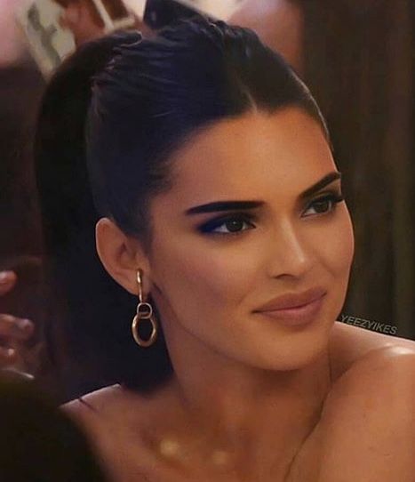 Kendall Jenner Pics, Natural Black Hair Color, Brazilian Lace Front Wigs, Blonde Bob Haircut, Elegant Ponytail, Bridesmaid Hair Makeup, Brazilian Straight Hair, Bob Lace Front Wigs, Haircuts Straight Hair