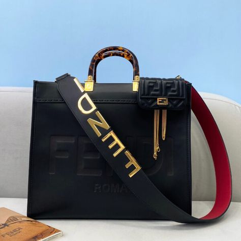 Fendi Tote Bag, Sac Louis Vuitton, Fendi Tote, Leather Shopper Bag, Luxury Bags Collection, Fendi Bag, Bag Obsession, Girls Handbags, Luxury Purses