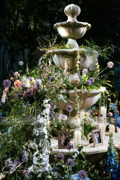 Secret Garden Event Decor, Secret Garden Tablescape, Royal Wedding Theme Decorations, Indoor Garden Party Ideas, Secret Garden Wedding Theme, English Garden Wedding Theme, Secret Garden Aesthetic, Jungle Wedding Theme, Royal Wedding Themes