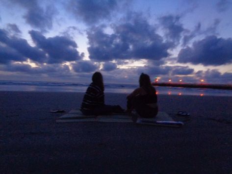 Late Night Blue Aesthetic, Late Beach Aesthetic, Late Beach Nights, Late Night Picnic Date, Night At The Beach Aesthetic, Late Night Car Vibes Aesthetic, Beach Night Date, Beach Date Aesthetic, Late Night Car Vibes