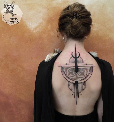 Mirja Fenris Tattoo, Fenris Tattoo, Nape Tattoo, Art Deco Tattoo, Persian Tattoo, Jagua Henna, Upper Back Tattoos, Girl Back Tattoos, Mommy Tattoos