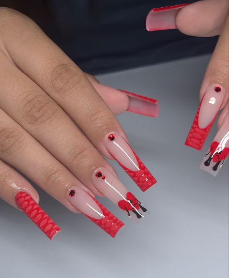 Acrylic Nails With Bf Initials Red, Red Initial Nails, Nail Designs With Initials, Red Valentines Day Nails Acrylic, Nails With Bf Initials, Acrylic Nails With Bf Initials, Art Nails Design, Vday Nails, Gel Toe Nails