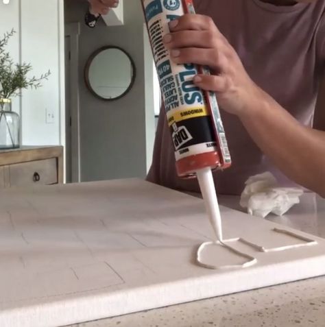 Caulk Painting Art, Caulking Art Diy Crafts, Caulk Art, Removing Caulk, Caulking With A Spoon, How To Use A Caulking Tool, Silicone Caulking Tips, Silicone Caulk, Hacks Videos