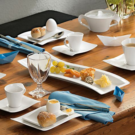 Table Scape Ideas, Ceramic Plates Designs, Serving Dishes Set, Kitchen Accessories Storage, Glass Candy Jars, Serving Tray Set, Villeroy And Boch, Table Place Settings, Fine Restaurant